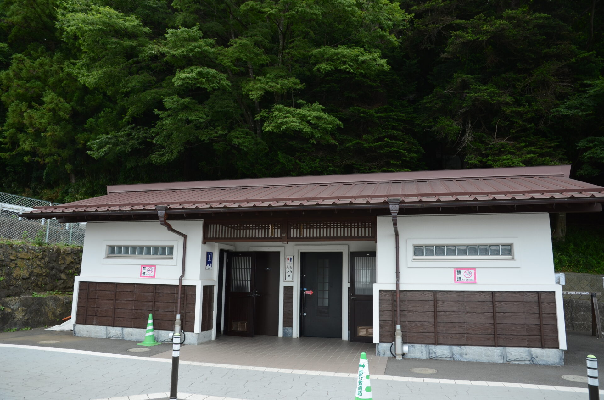 新倉山浅間神社 駐車場 トイレ