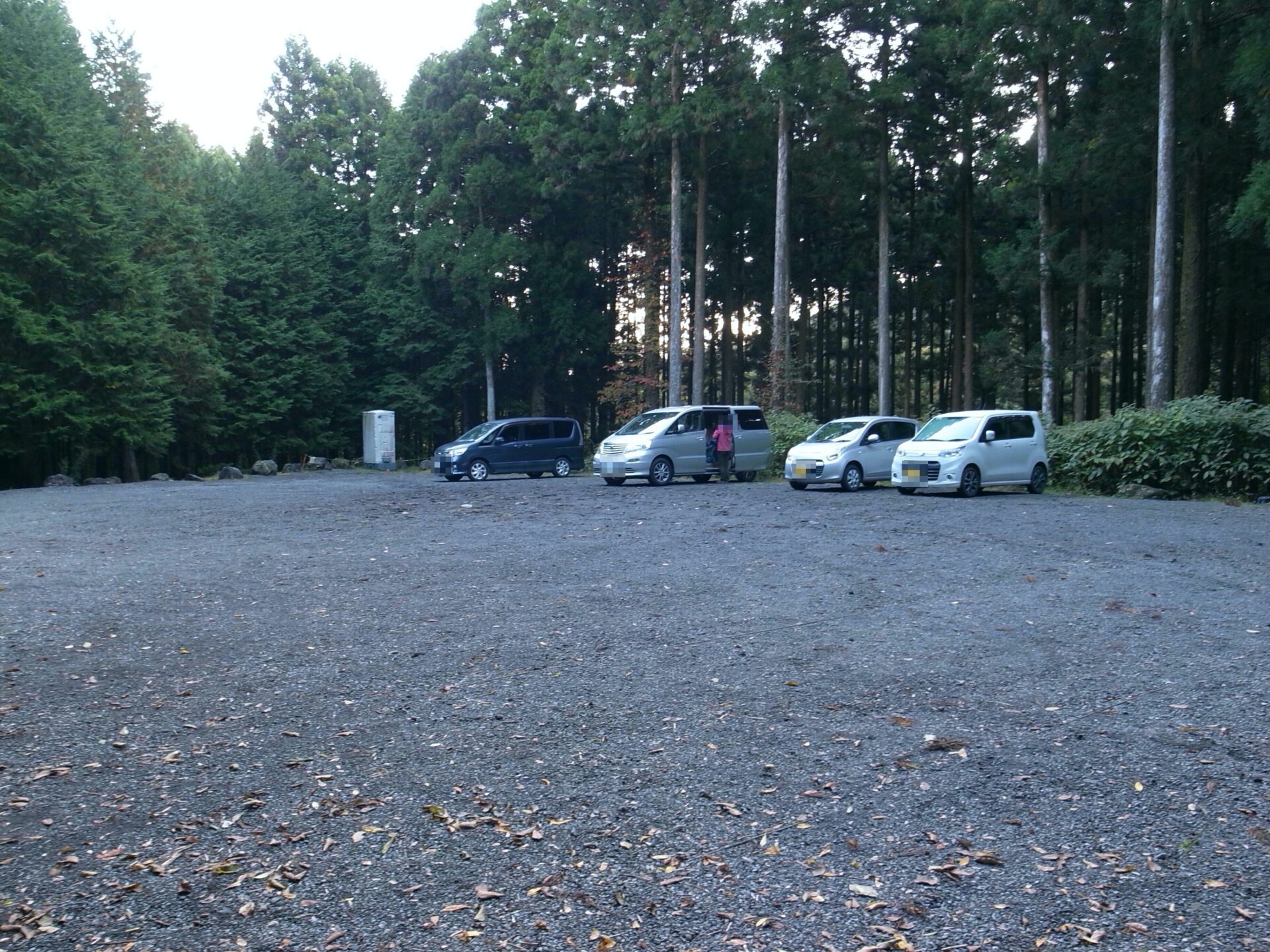 山神社駐車場