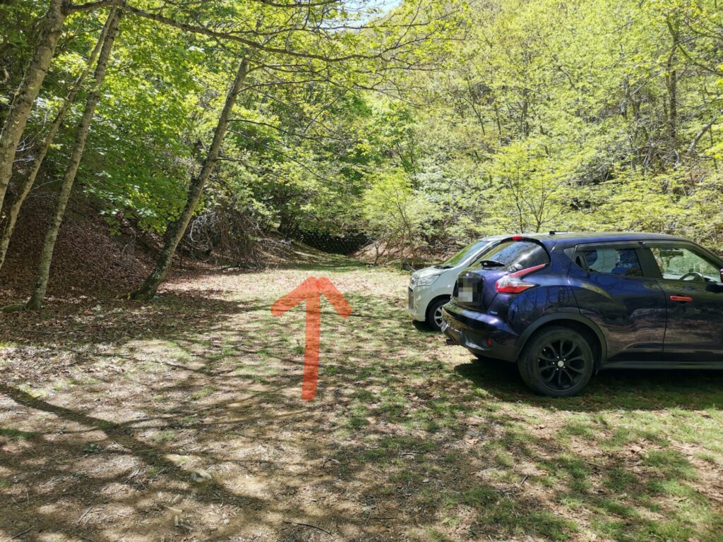 黒富士登山道入口駐車場