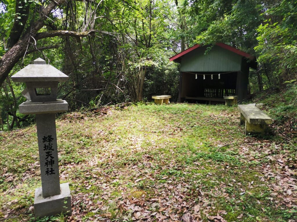 神社 ベンチ