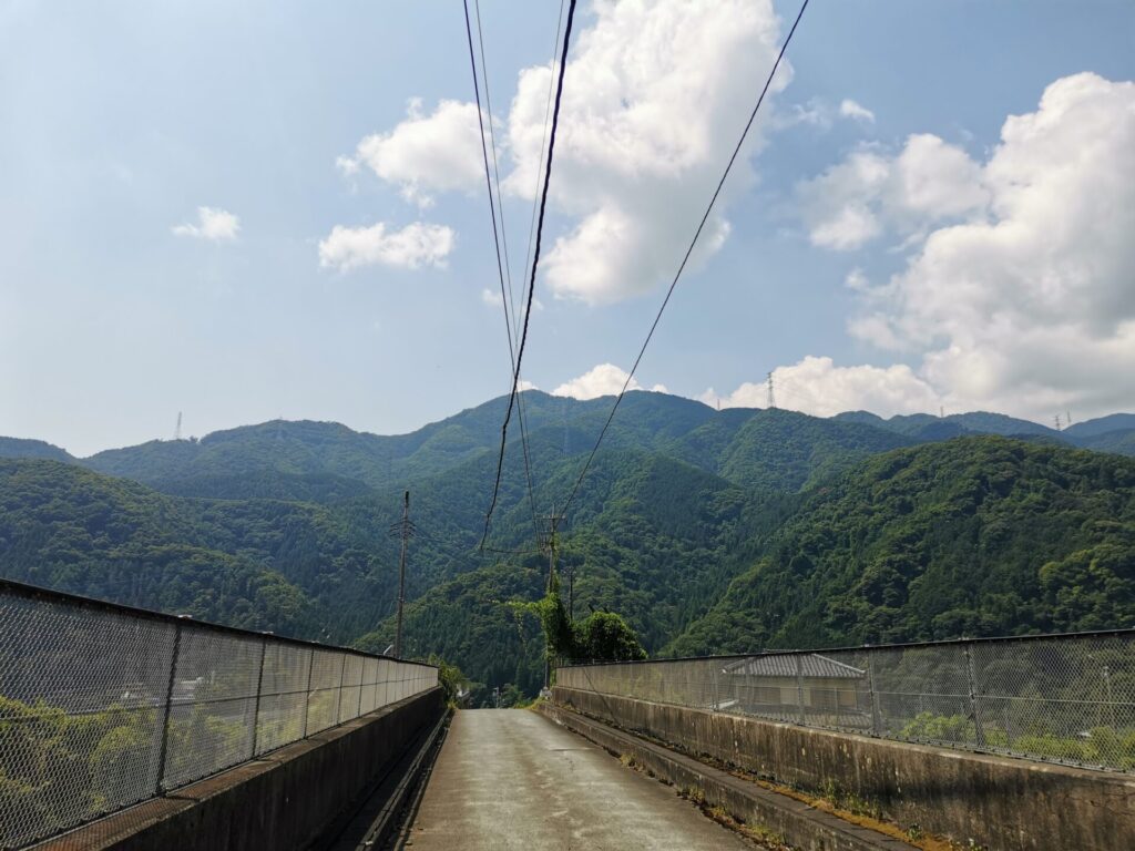 中央自動車道 陸橋