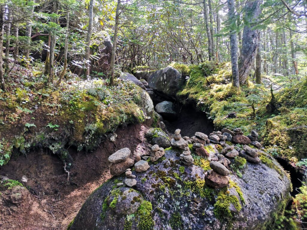 登山道 ケルン