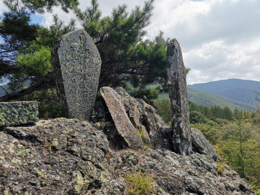 高座岩