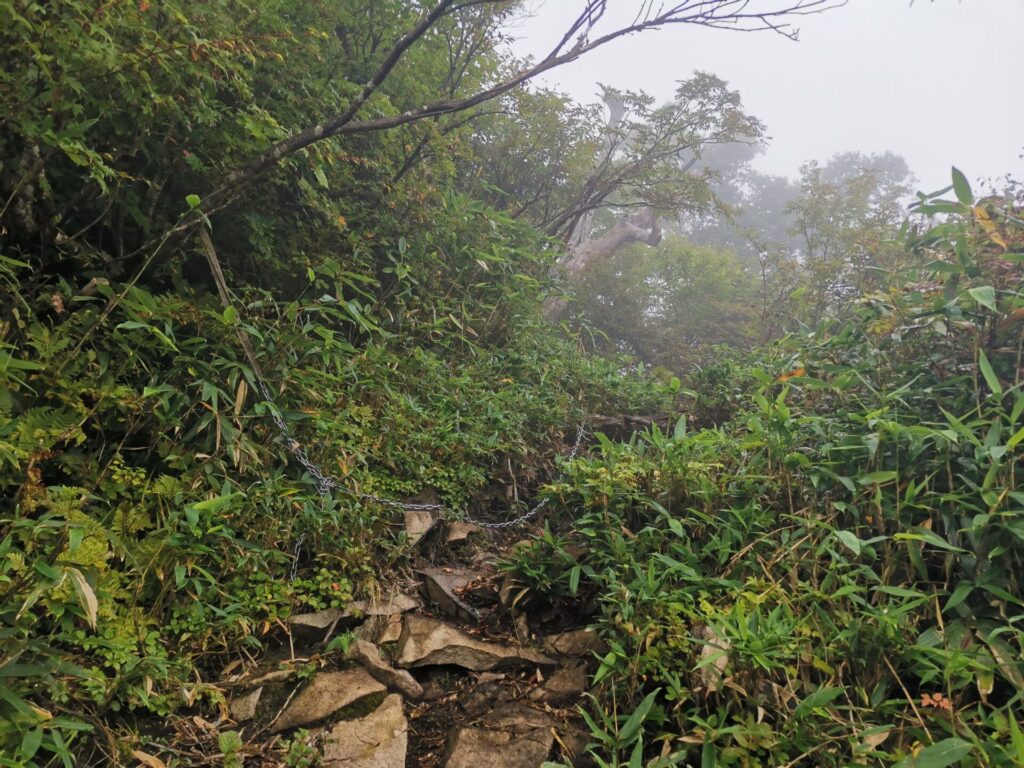 登山道 鎖