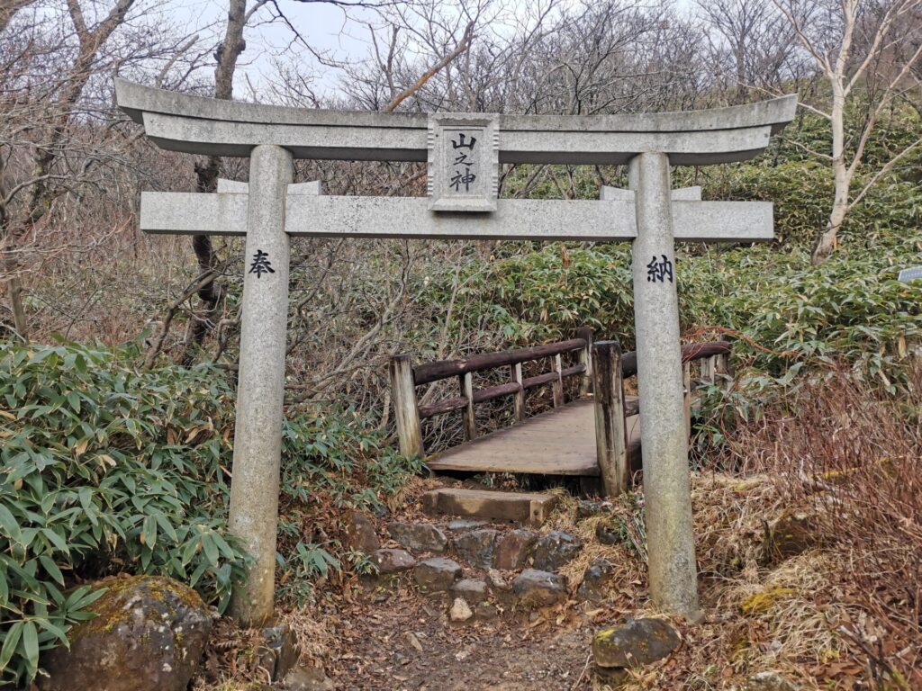 鳥居 山之神