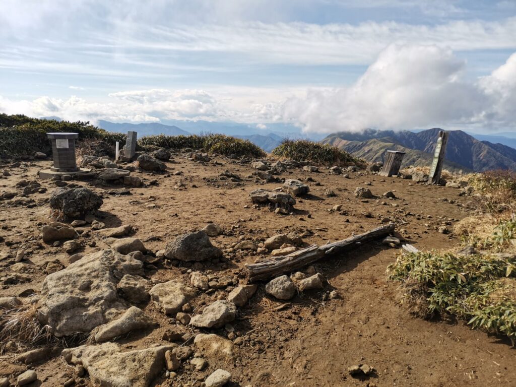 三本槍岳 山頂