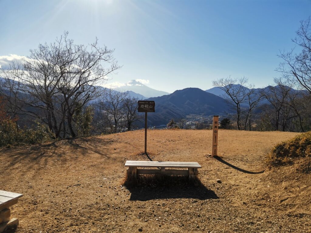 岩殿山 山頂