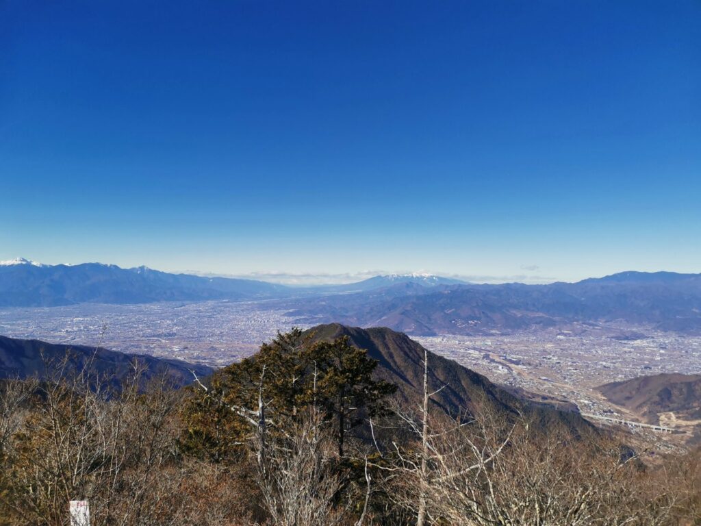 甲府市街 八ヶ岳