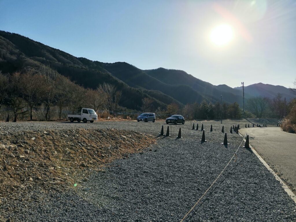 すずらん群生地駐車場