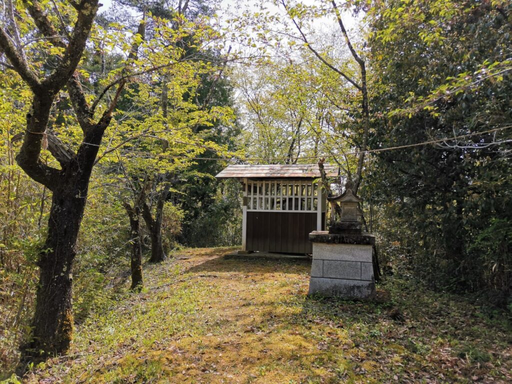 祠