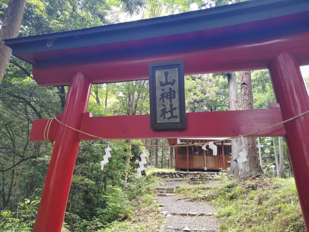 山神社 鳥居