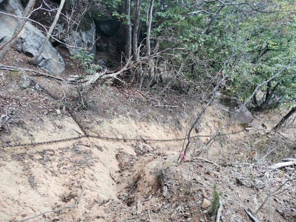 登山道 鎖場
