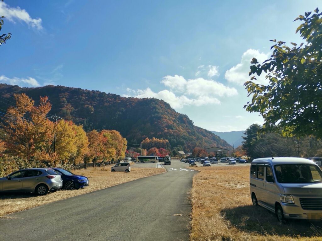 西湖いやしの里根場登山者用駐車場