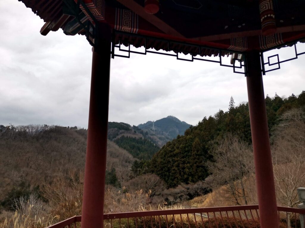 四阿屋山