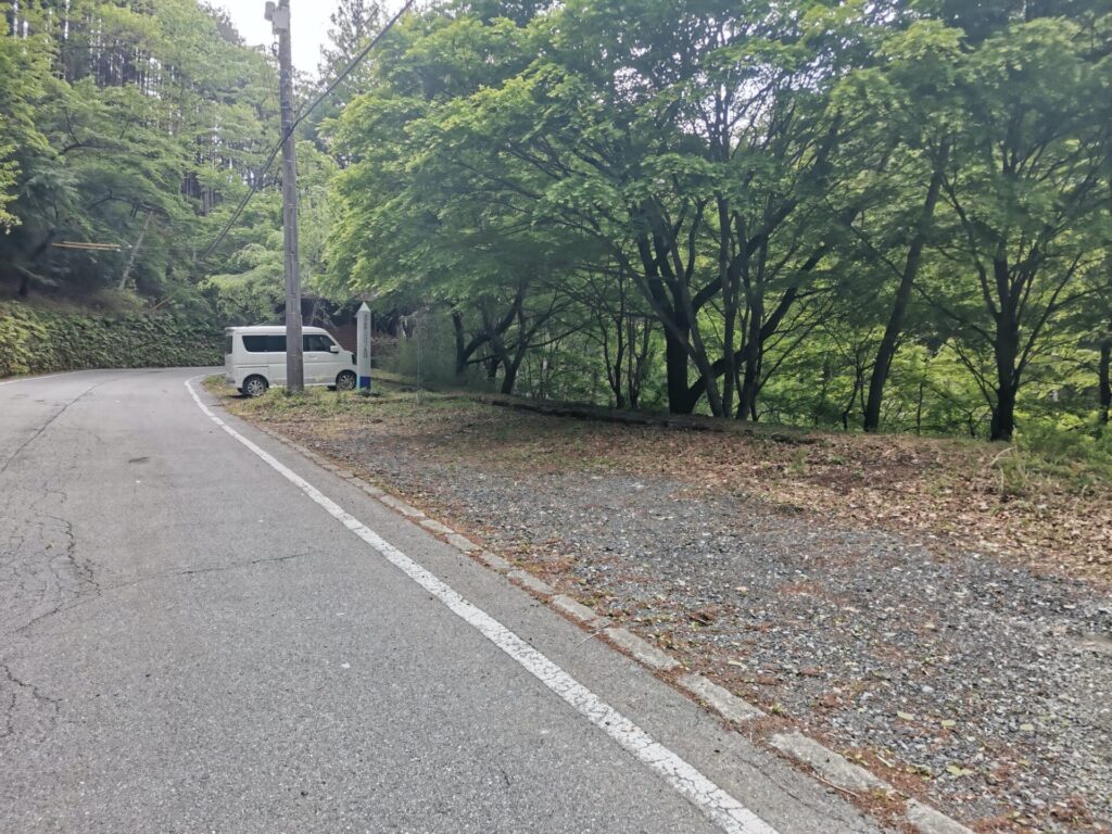 オマキ平ハイキングコース入口 駐車場