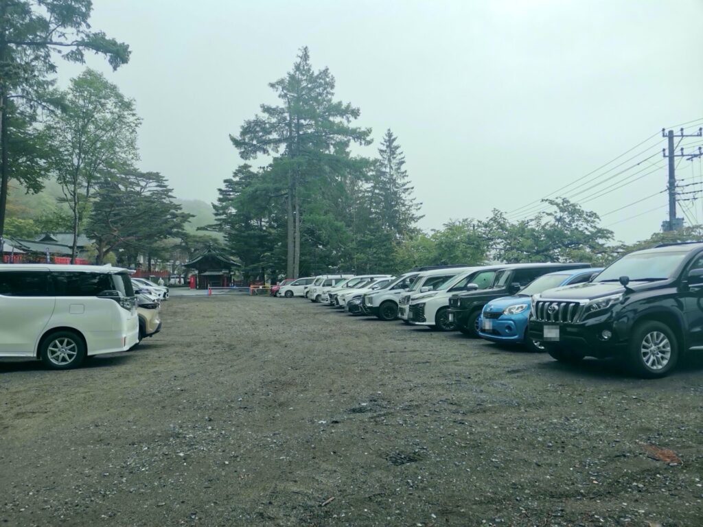 二荒山神社中宮祠登山者用有料駐車場