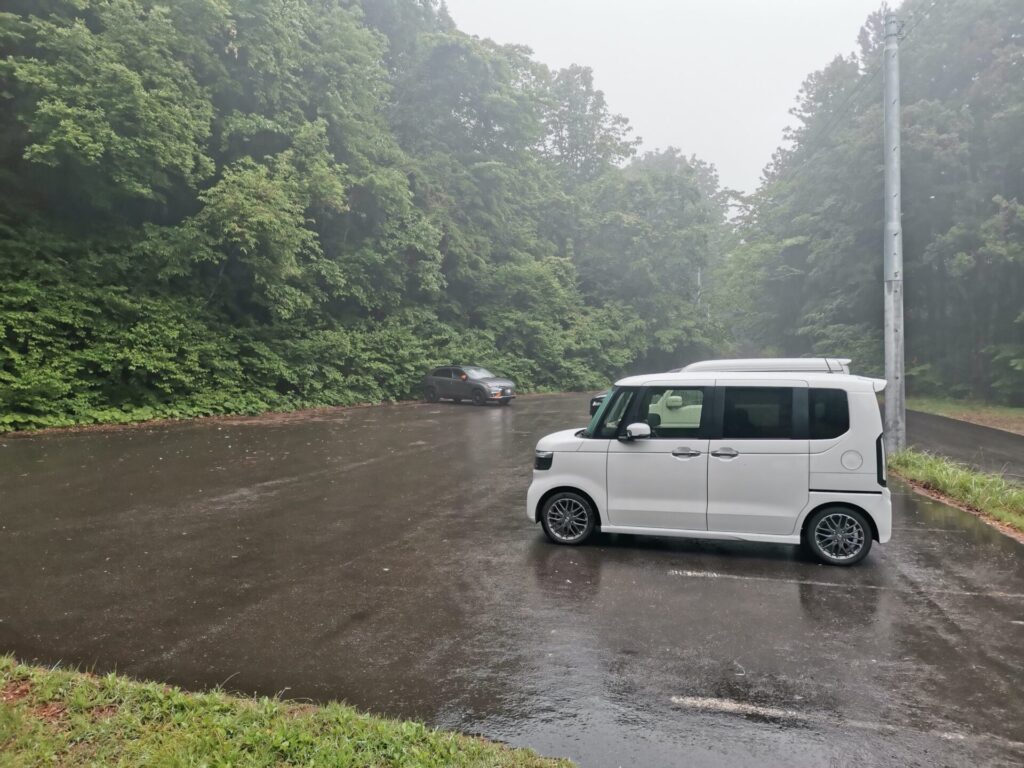 裏見ノ滝駐車場