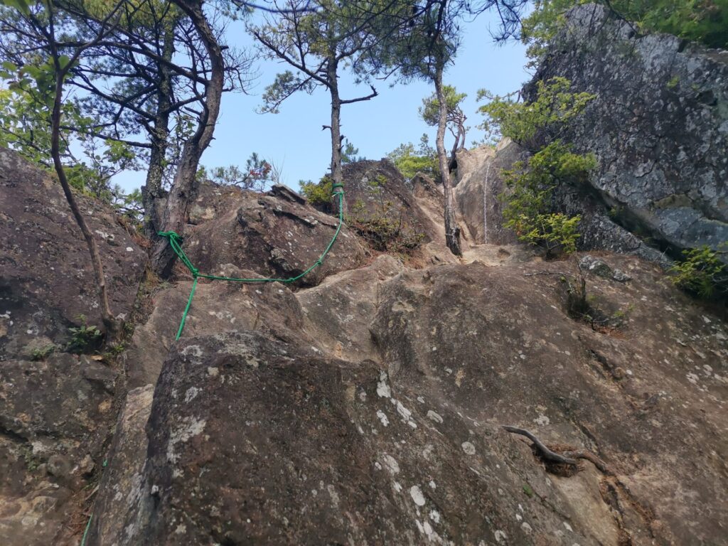 岩 ロープ